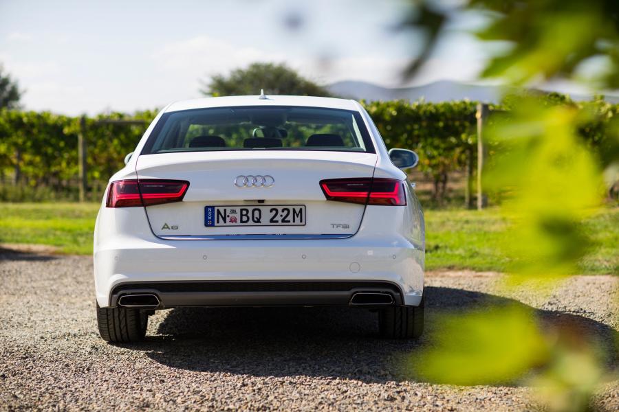  Audi A6 1.8T S-Line Sedan (4G, C7) 2015 года  (AU) (фото 13 из 16)
